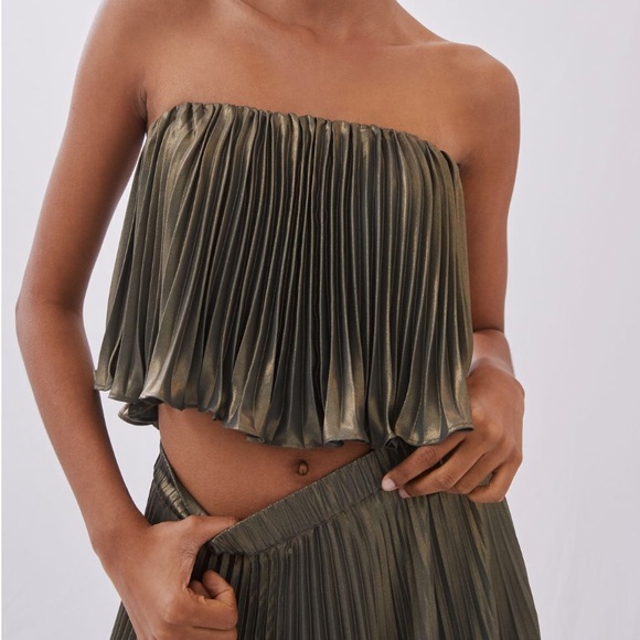 NWT Anthropologie Skirt Set. Metallic gold color - Picture 3 of 13